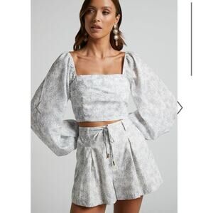 Amalie The Label Women's Linen Blend High Waisted Tailored Shorts In Dolce Fleur